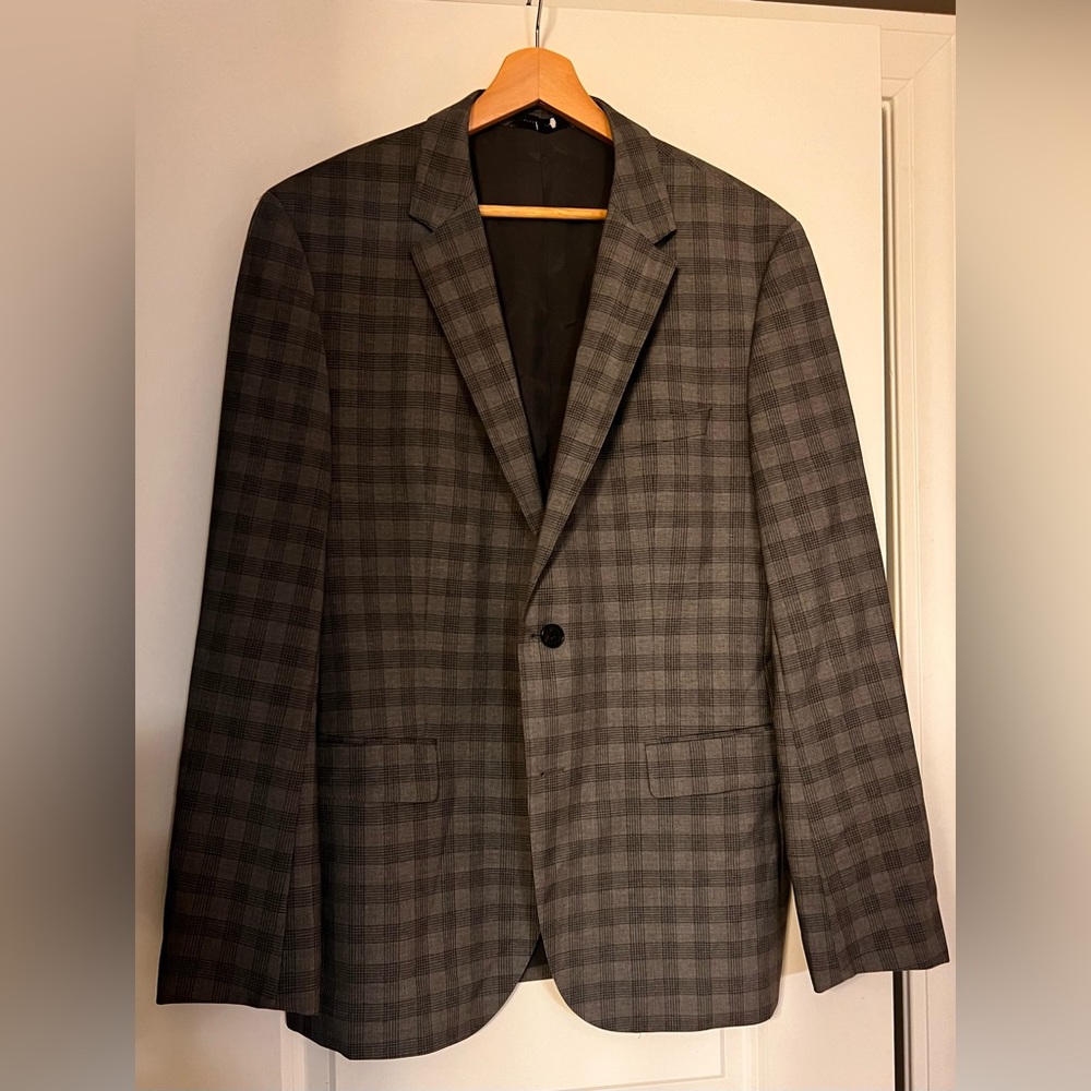 Hugo Boss gray plaid men’s blazer
